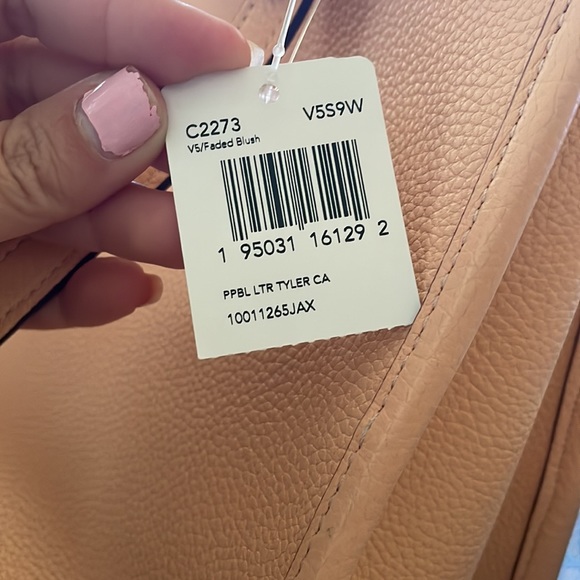 Coach Tyler carry all bag new with tags - Picture 4 of 4